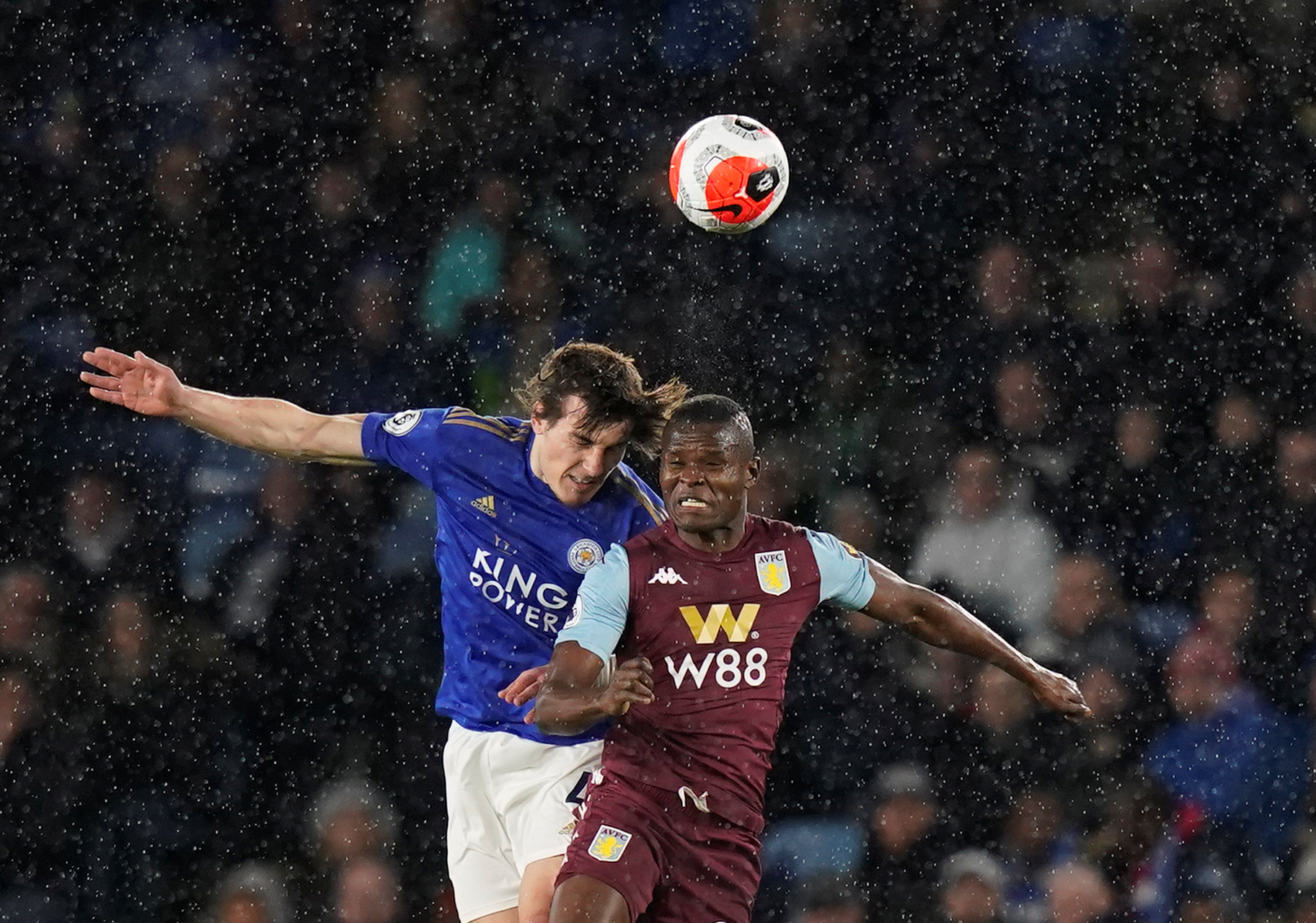 面临阿贾克 面临阿贾克